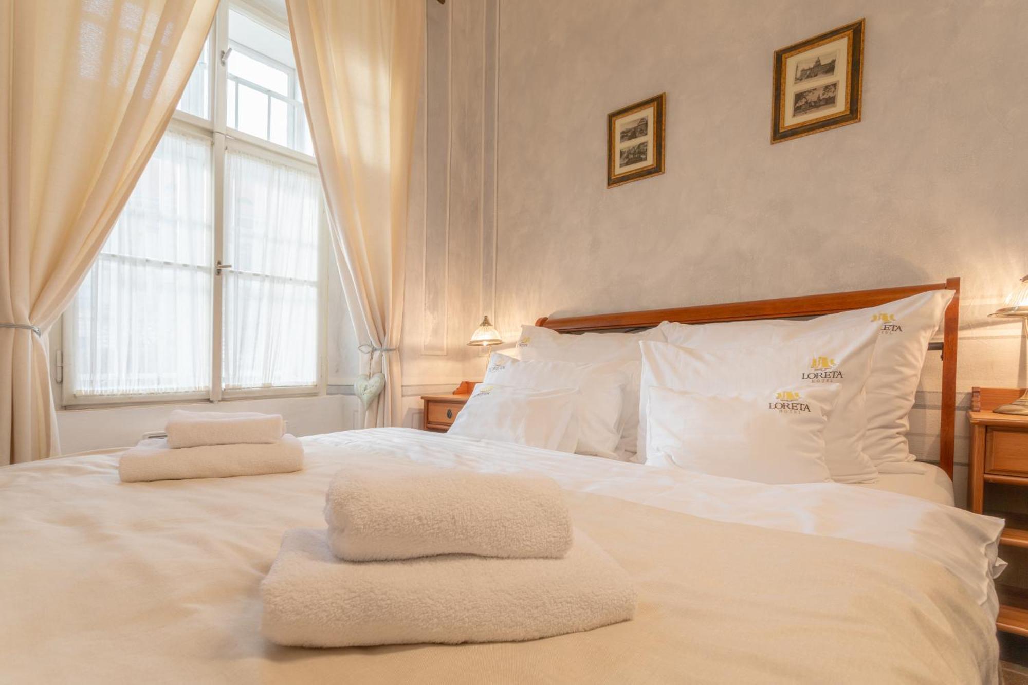 Loreta Hotel Prag Dış mekan fotoğraf