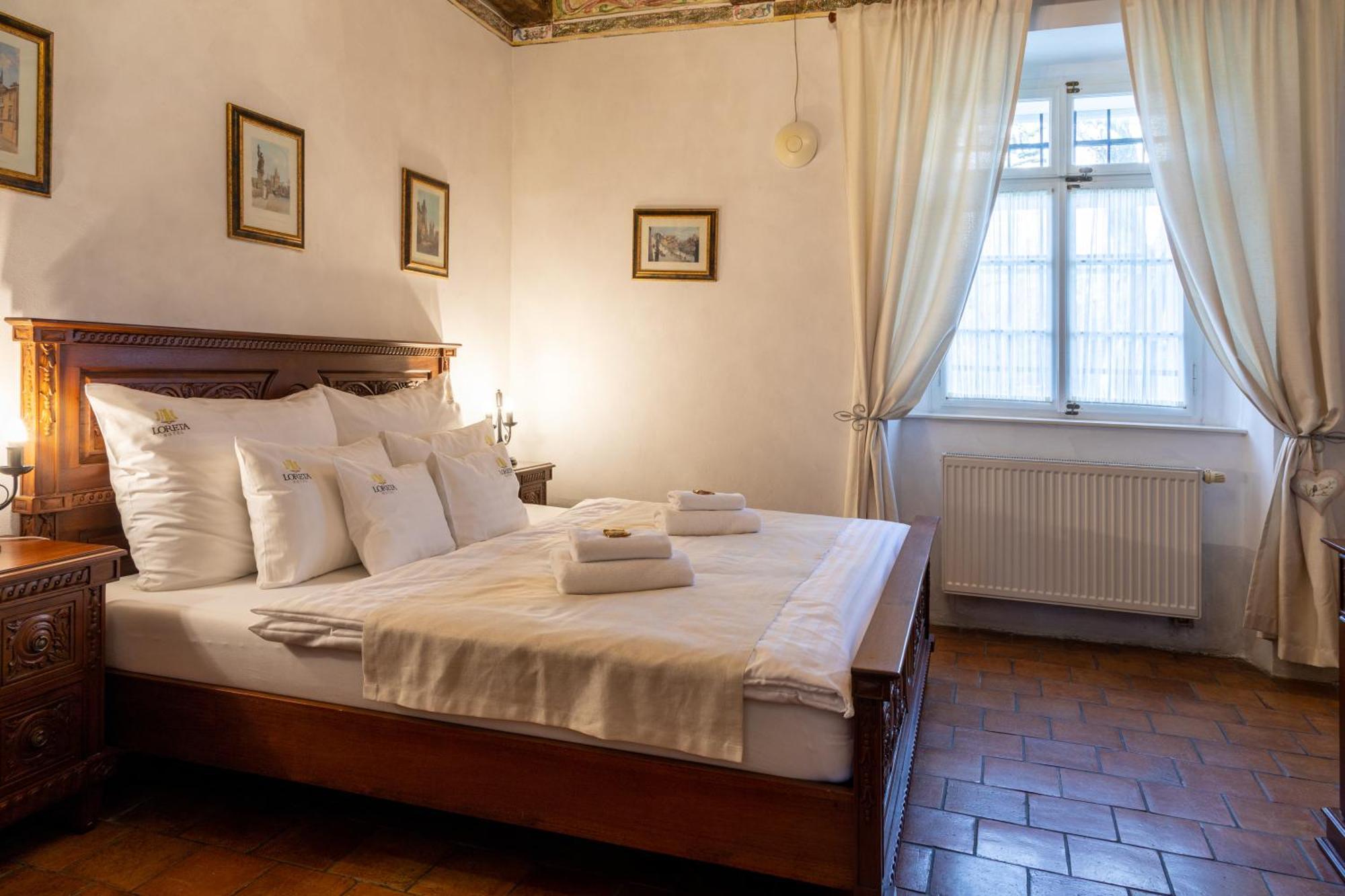 Loreta Hotel Prag Dış mekan fotoğraf