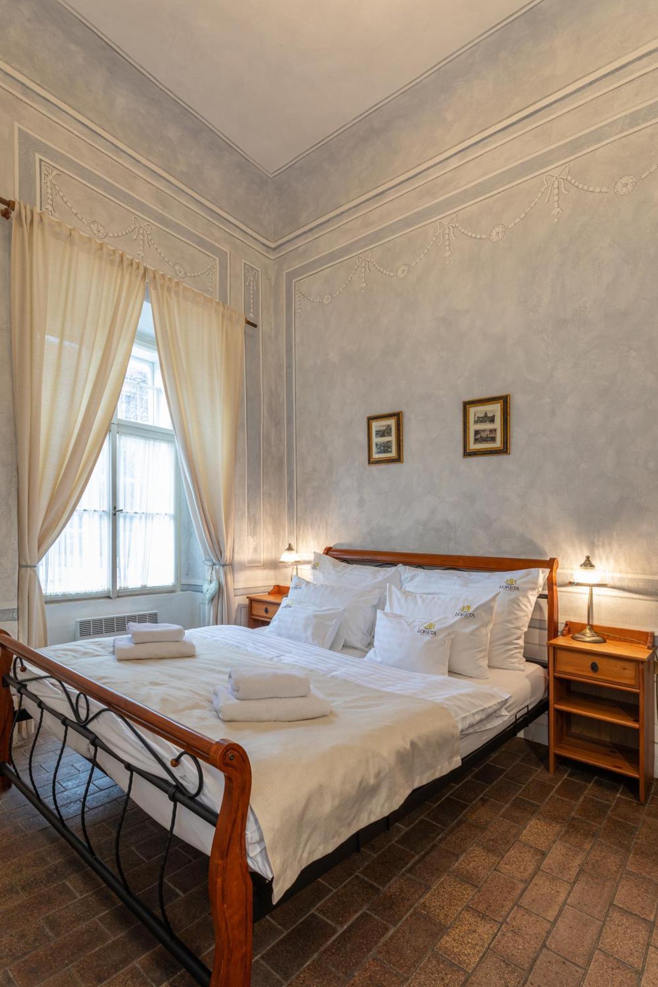 Loreta Hotel Prag Dış mekan fotoğraf